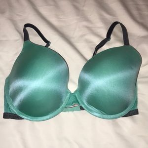 Victoria's Secret T-shirt bra